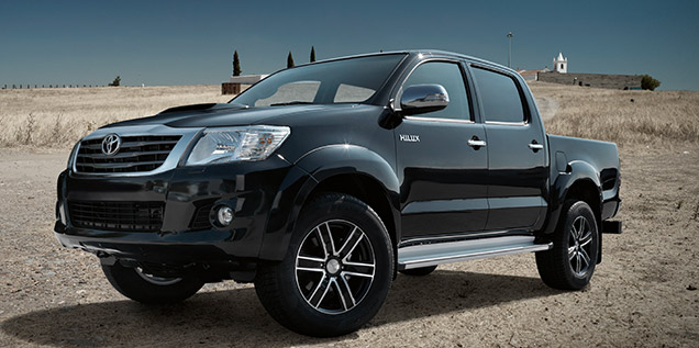 DEZENT TJ dark Felge Toyota Hilux