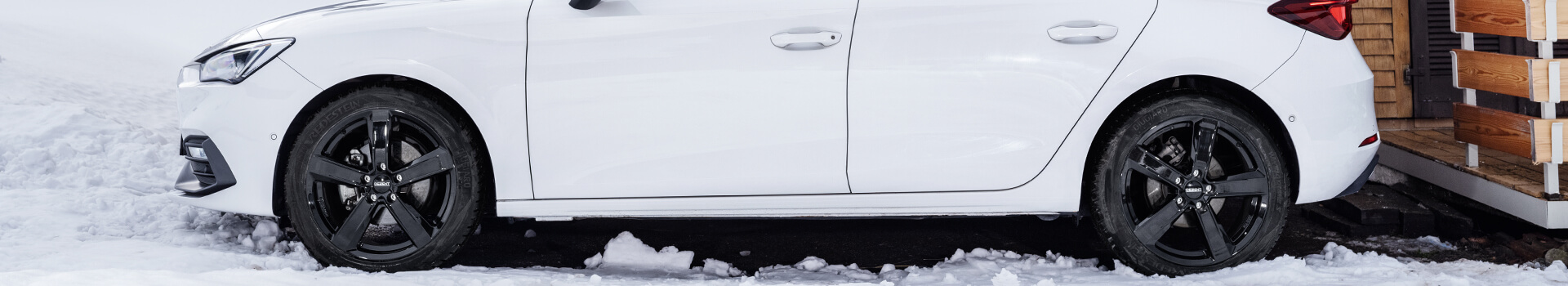 DEZENT TU black Seat Leon