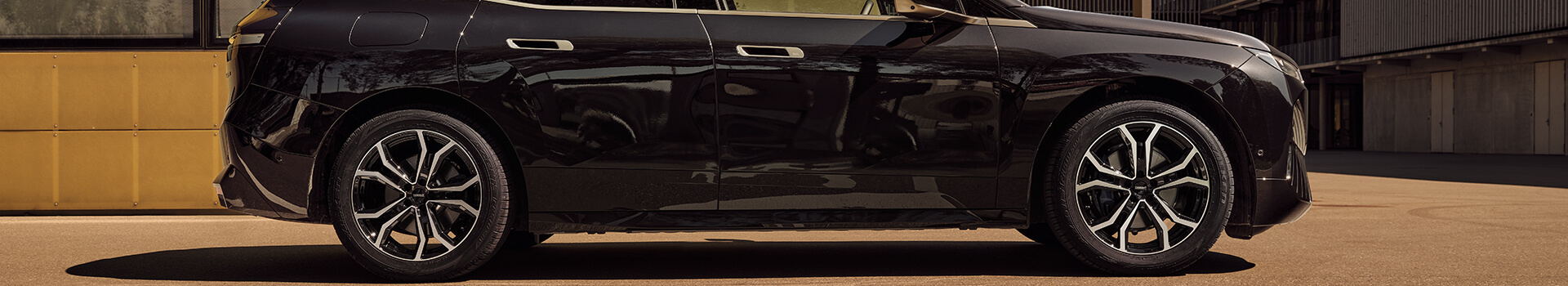 DEZENT TV dark BMW iX