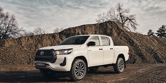 DEZENT KC dark Toyota Hilux Leichtmetallr&auml;der g&uuml;nstige Felgen