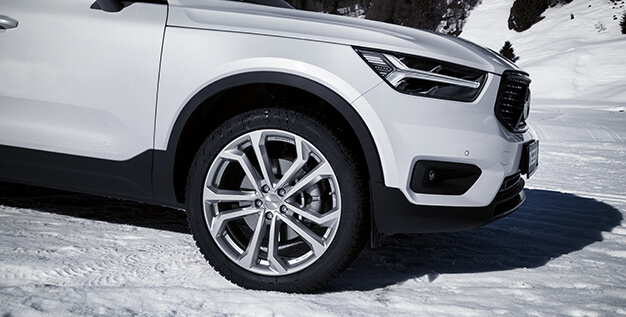 DEZENT TA silver VOLVO XC40 g&uuml;nstige Alufelgen Felgen