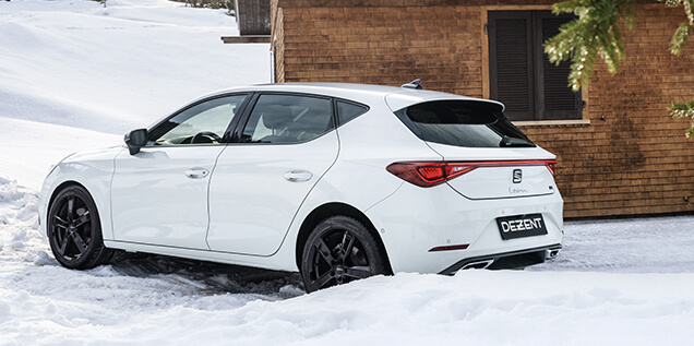 DEZENT TU black Seat Leon